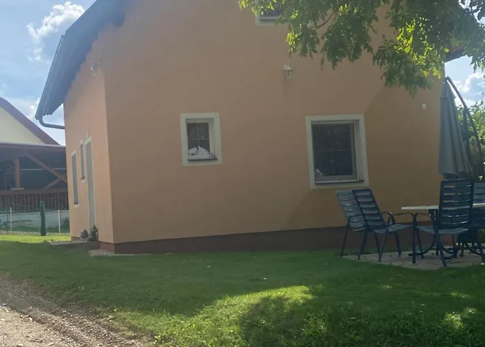 Ferienhaus Gunzenberg בית נופש